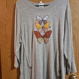 Gray Butterfly Print Women's Top
